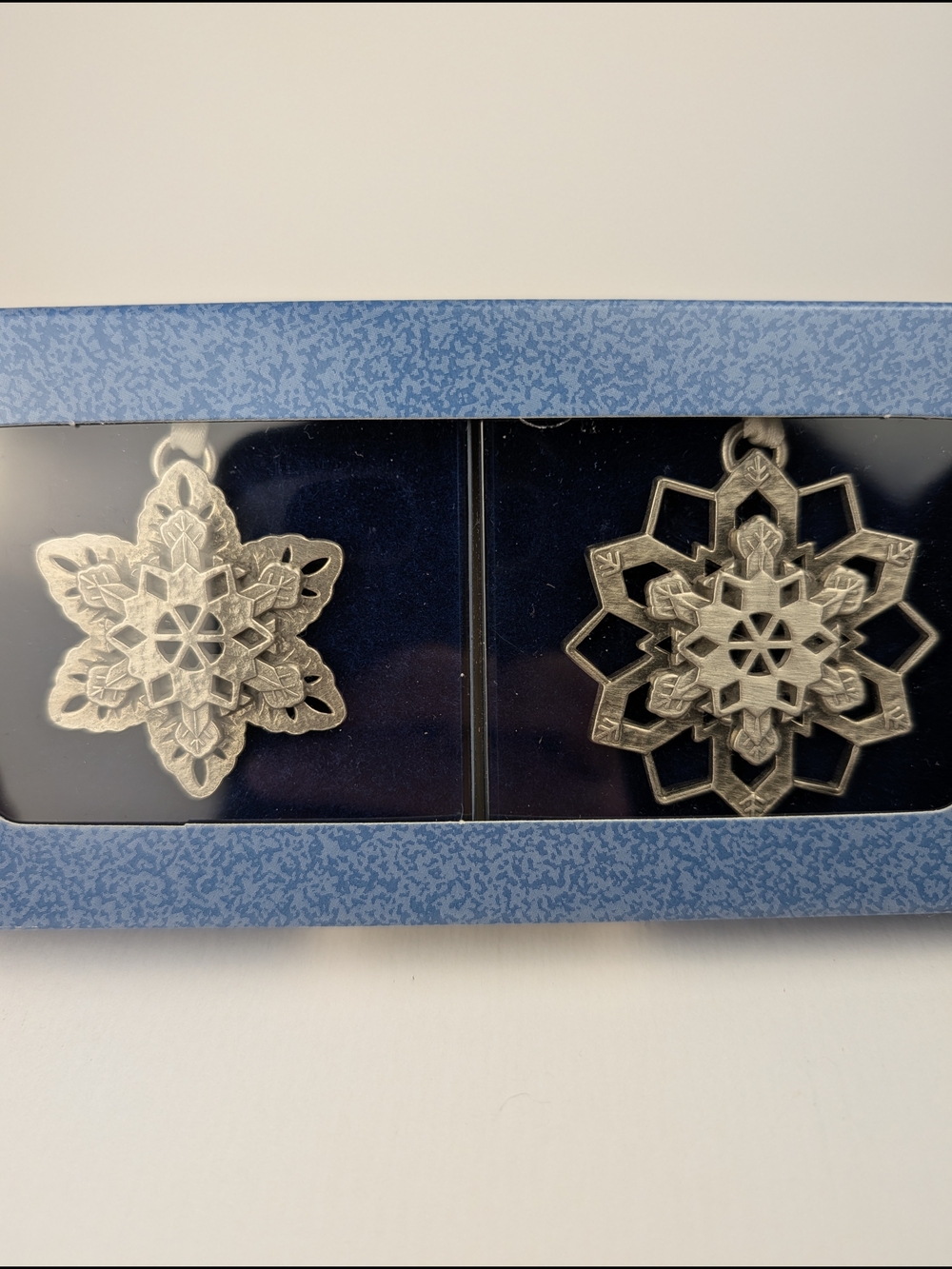 Longaberger Pewter Sculpted Snowflake Ornaments New In Box, Vintage 2000. - Picture 2 of 5